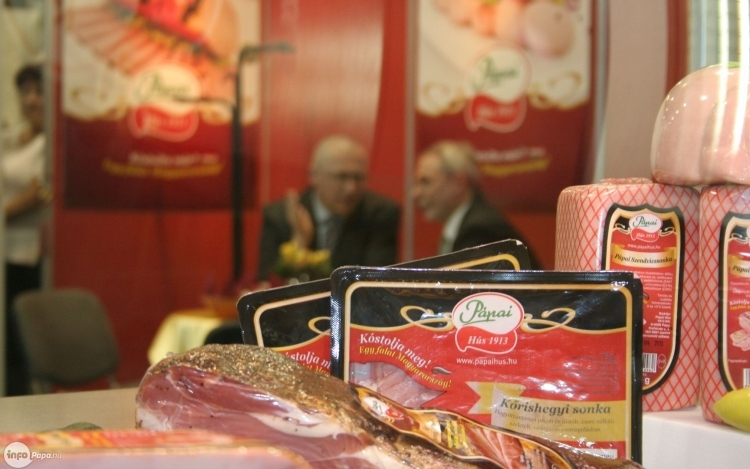 Magyarország megmentője veszi meg a Pápai Húst