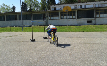 Általános iskolások közlekedési versenye Pápán