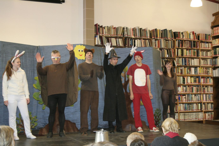 Dé-Mol: Az Elvarázsolt Erdő a Jókai Mór Városi Könyvtárban