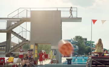 Tudta, hogy a Vodafone a pápai stranddal reklámozza a korlátlan internetét?