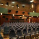 Helyén az új mozivászon a pápai Petőfi Moziban