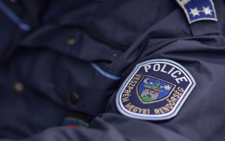 Fokozott ellenőrzéseket tartanak a rendőrök a pápai járás területén