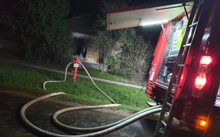 Kigyulladt egy ház Somlószőlősön, egy ember meghalt