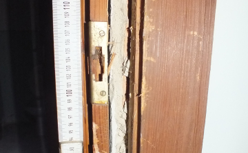 Két helyre is betört