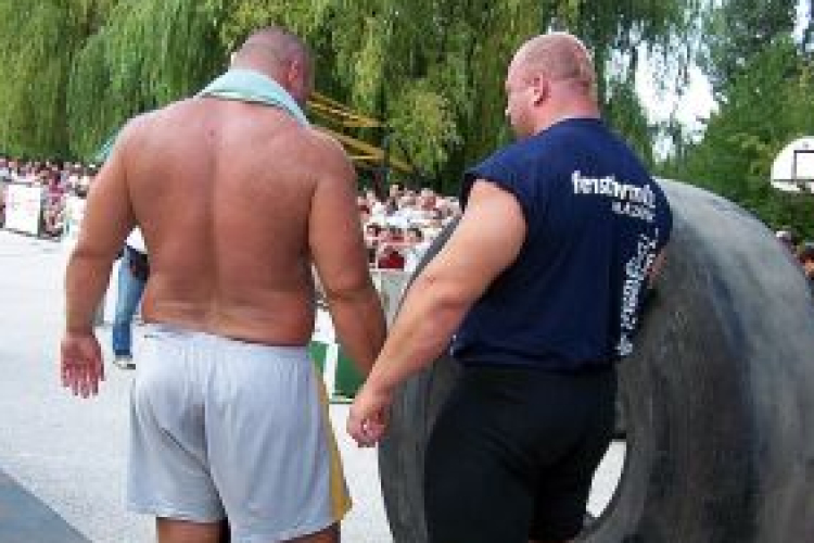Tragédia az erős emberek versenyén