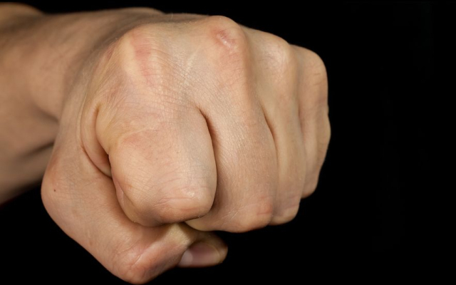 Rendszeresen bántalmazta élettársát a 36 éves pápai férfi