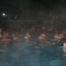 Éjszakai Fürdőzés a pápai Várkertfürdőben