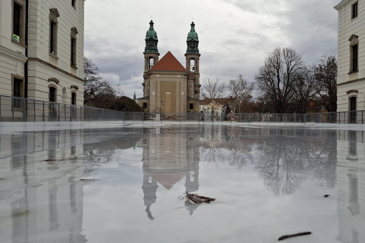 A héten már nem nyit ki a jégpálya