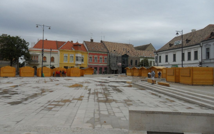 Szerdán kezdődik a bornapok a Fő téren