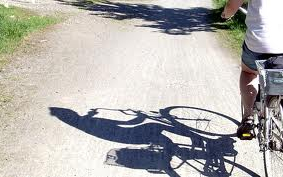 Kerékpározó hölgyek táskáját lopták el Pápán 