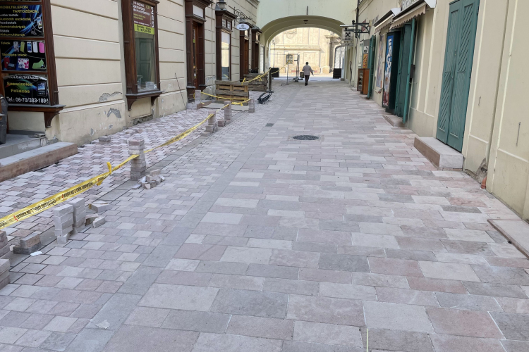 Így áll jelenleg a Kossuth utca megújítása
