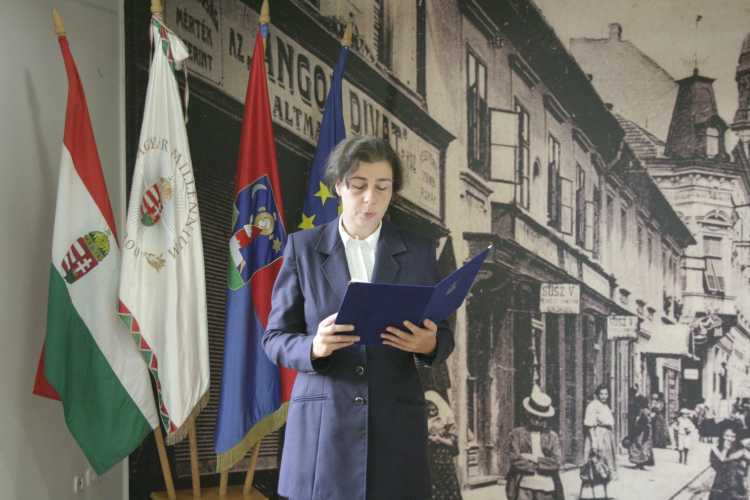 Önkormányzati képviselők megbízóleveleinek átvétele