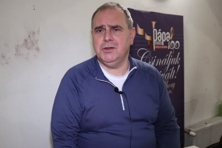 15 év után búcsúzik - Horváth Adrián megtartotta utolsó próbáját a pápai fúvósokkal