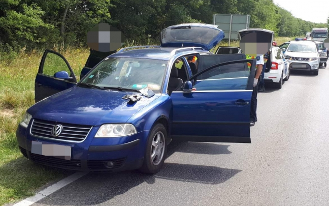 Börtönbüntetés és kiutasítás várhat a Pápánál elfogott embercsempészre