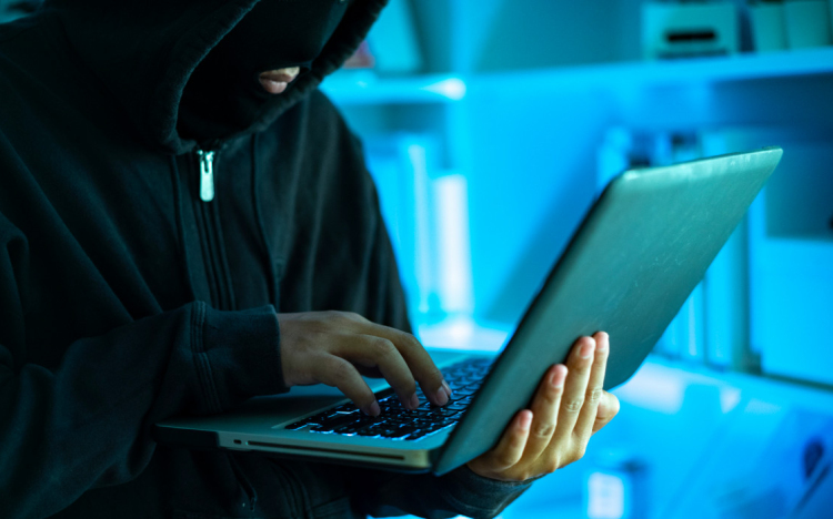 Ismét lecsaptak az online csalók, több Pápa-környéki lakost is megloptak