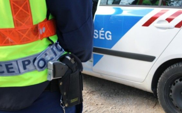 Nem felelt meg a műszaki előírásoknak a teherautó, a rendőrök előállították a sofőrt
