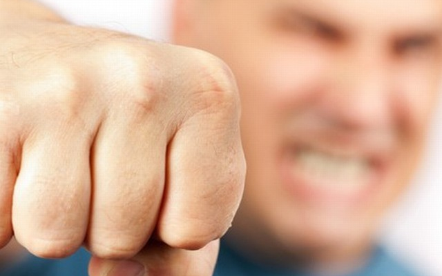 Apa és fia verekedett