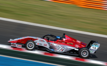 Az első verseny a második hazai pályán