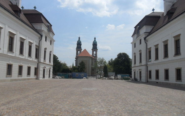 Nagyszabású szabadtéri színházi fesztivál lesz Pápán