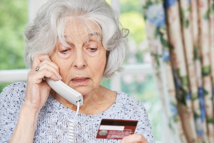 A nyugdíjas egyesület nevében telefonálnak Pápán, ne adja meg a személyes adatait