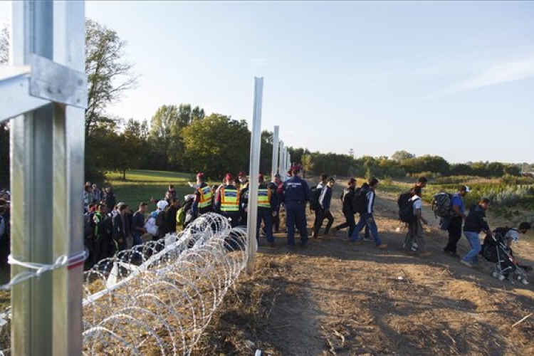 Bulgáriában felére csökkent az illegális bevándorlók száma a kerítés hatására