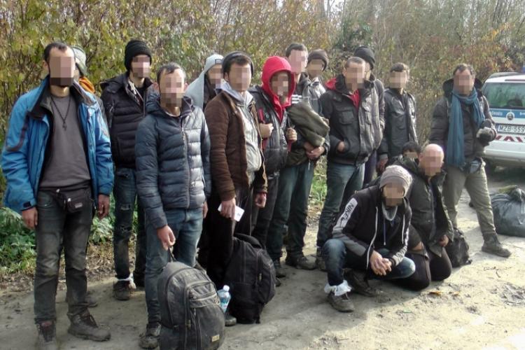 Több mint kilencszáz határsértő ellen intézkedtek a rendőrök