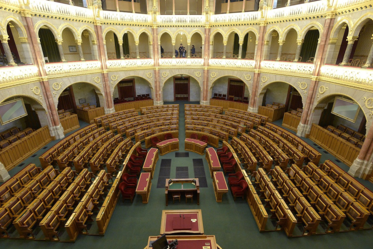 Megújult az Országház alsóházi ülésterme