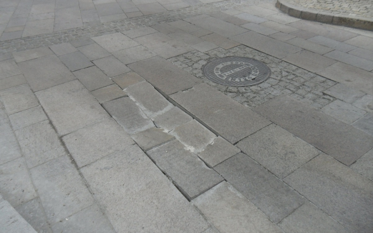 Másfél hétre lezárják a Fő teret