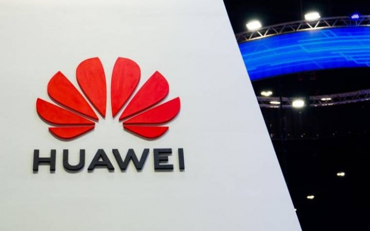 Újra kereskedhetnek amerikai cégek a Huaweijel!