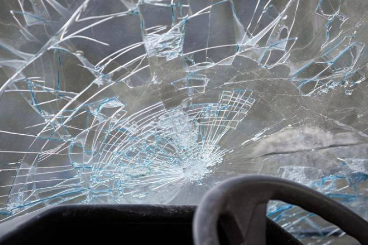 Árokba borult egy autó Pápakovácsiban