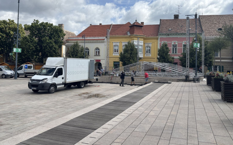 Javában zajlik a készülődés, pénteken kezdődik a Pápai Játékfesztivál