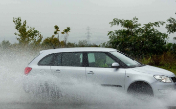 Esős, szeles napok jönnek, vigyázzon az utakon!