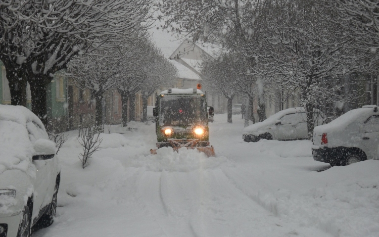 Pénteken visszatér a tél, komoly havazás várható