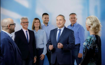 Másfél nap alatt háromezer aláírást gyűjtöttek össze dr. Kovács Zoltánnak