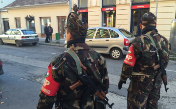 Pápán is járőröznek