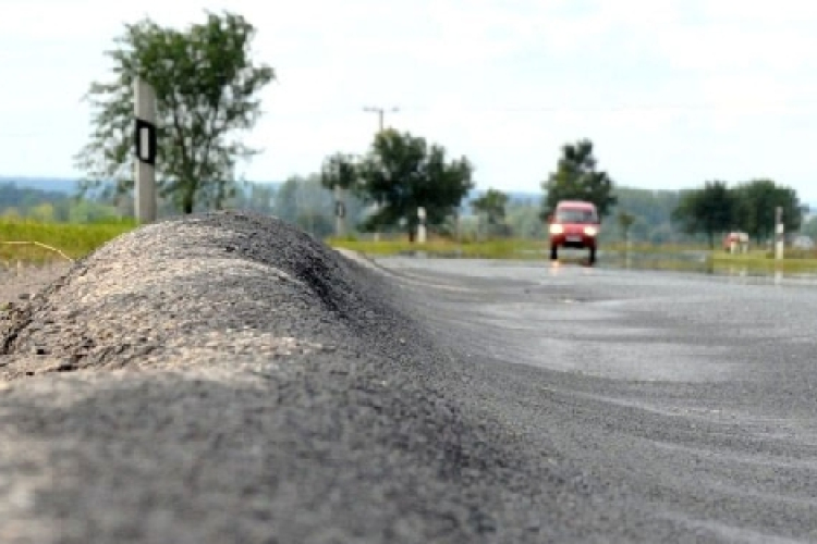 Töreki Milán: A magyar utak 60 százaléka rossz állapotú