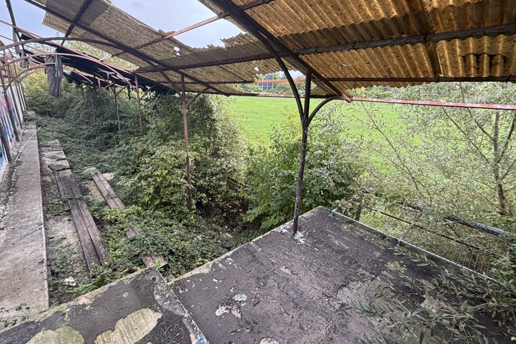 Valaha itt rangadókat játszottak - Tragikus állapotban van a volt Vasas-pálya