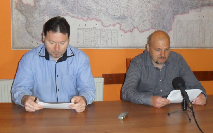 Jobbik: Függesszék fel a pápai stadionberuházást