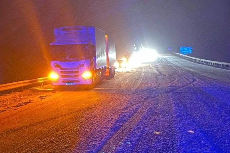 Havazás - Lezárták a kamionforgalom elől a 83-ast megyénkben!