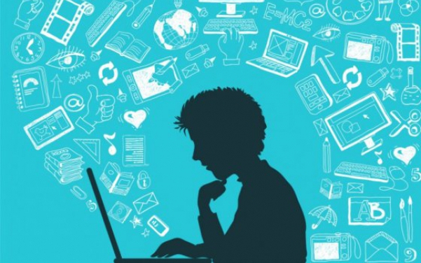 Ma van a biztonságos internet napja - mutatjuk, mire figyeljen, hogy megvédje személyes adatait