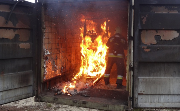 Lakástűz - A pápai tűzoltók mutatták be az adventi időszak veszélyeit