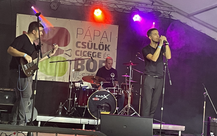 Pápaiaké volt a színpad a Borfesztivál első napján