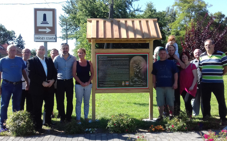 Hetven esztendeje áll  az ihászi csata névtelen hősi honvédemlékműve