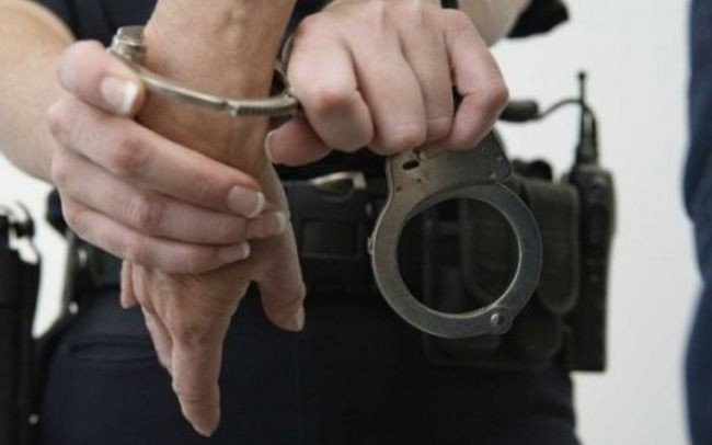 Körözöttet fogtak a pápai rendőrök