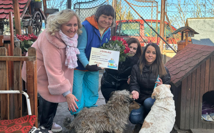 540 ezer forint adomány Ibolya néniéknek, a belvárosi üzletektől!