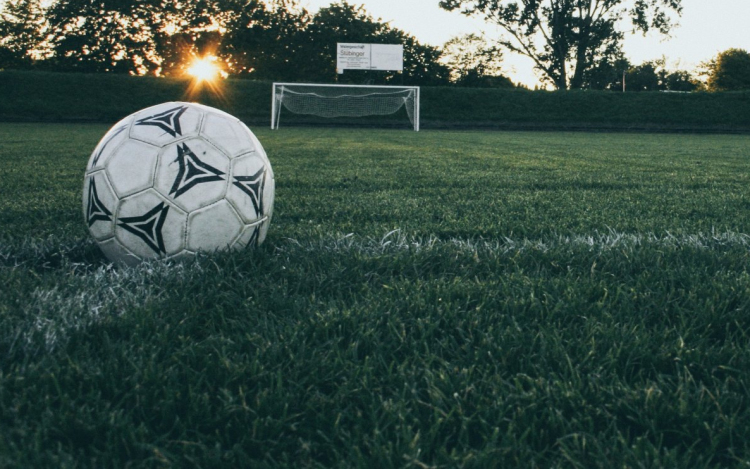 Gyermekeket bántalmazott a focipályán egy 44 éves pápai férfi