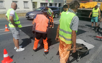 87 úthibát javítanak ki Pápán