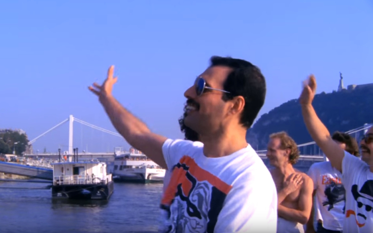 A Freddie Mercury-kiállításhoz vár 1986-os budapesti emlékeket a Magyar Zene Háza