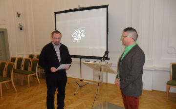 Bemutatták a 800 éves jubileumi logót