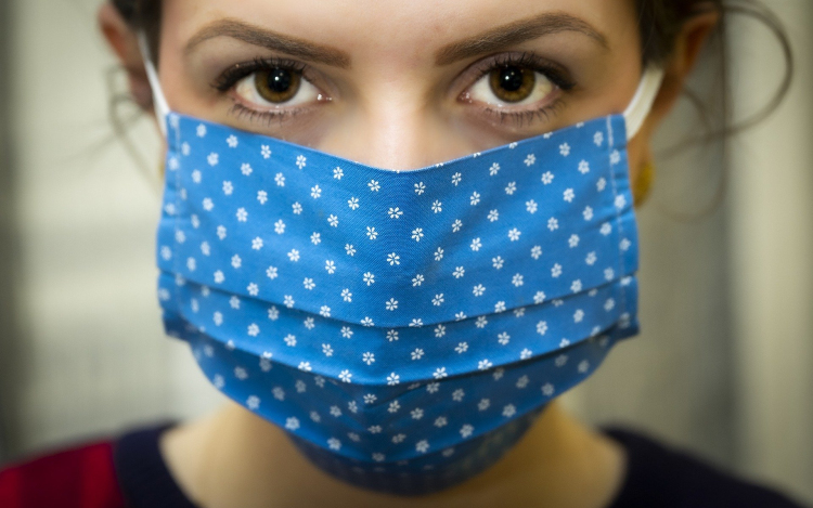 Megvan, hol kötelező a köztéri maszkhasználat Pápán